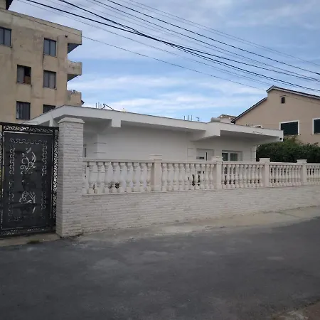 아파트 Luxury With Pool