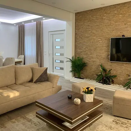 아파트 Luxury With Pool
